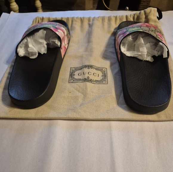 EUC Gucci Slides. - Picture 3 of 10